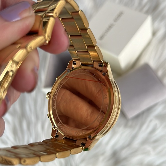 NEW Authentic Michael Kors Gold & Crystal Watch - Picture 11 of 15